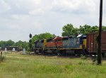 CSX 8739 leads a train towards the yard with Q478 waiting